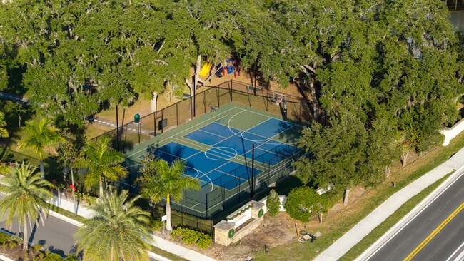 Building Photo - Waterfront Lake Nona Pool Home