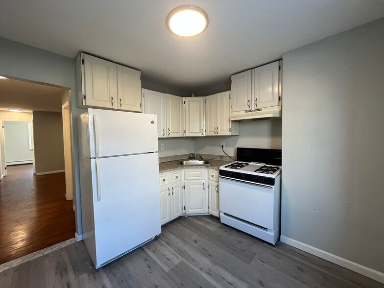 Building Photo - 186 Lembeck Ave