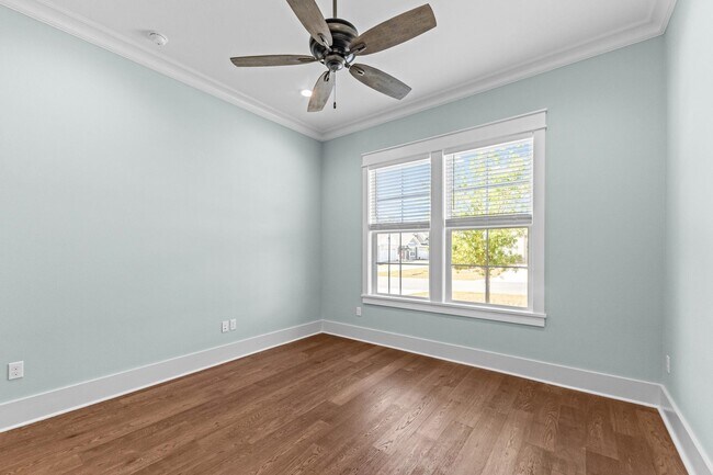 Building Photo - 465 Karcher Ave