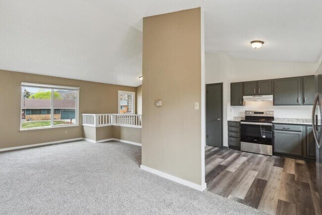 Building Photo - 5245 Mule Deer Dr