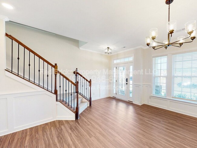 Building Photo - 17712 Summers Walk Blvd