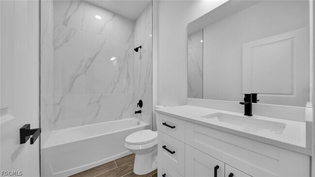 Building Photo - 328 Gordon Ave S