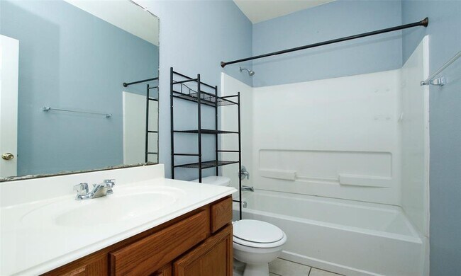 Building Photo - 3902 Mossy Pl Ln