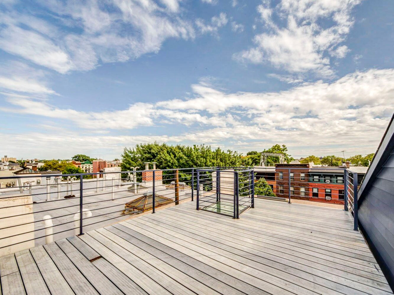 Private Roof Deck - 607 Hancock St