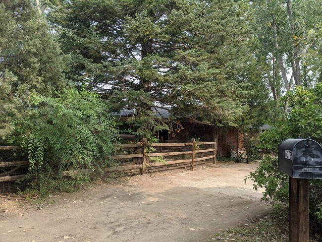 Building Photo - Beautiful Boulder Country Home - 4 Bed/2 Bath - Available July 3rd!