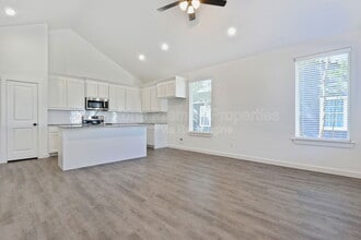 Building Photo - 718 W Texas St