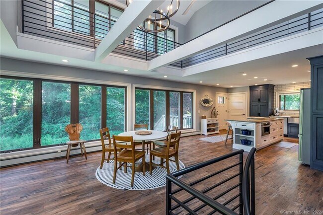 Building Photo - 8 Cedar Point Dr