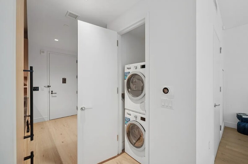 Building Photo - W. 43rd St , 9th Ave