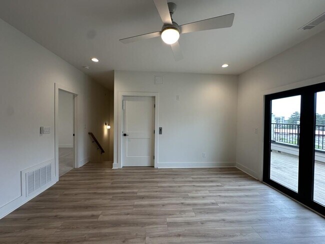 Building Photo - 4802 Moonview Ln