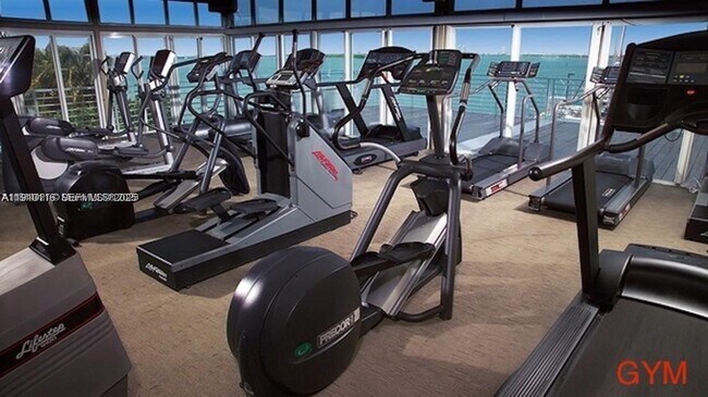 Building Photo - 1717 N Bayshore Dr