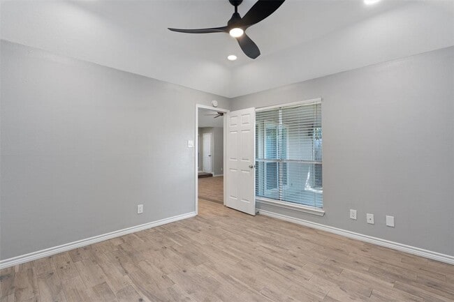 Building Photo - 2302 Windrift Way