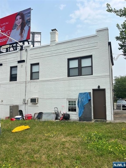 Building Photo - 432 Broad Ave