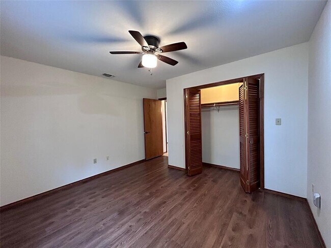 Building Photo - 57 Woodcreek Dr