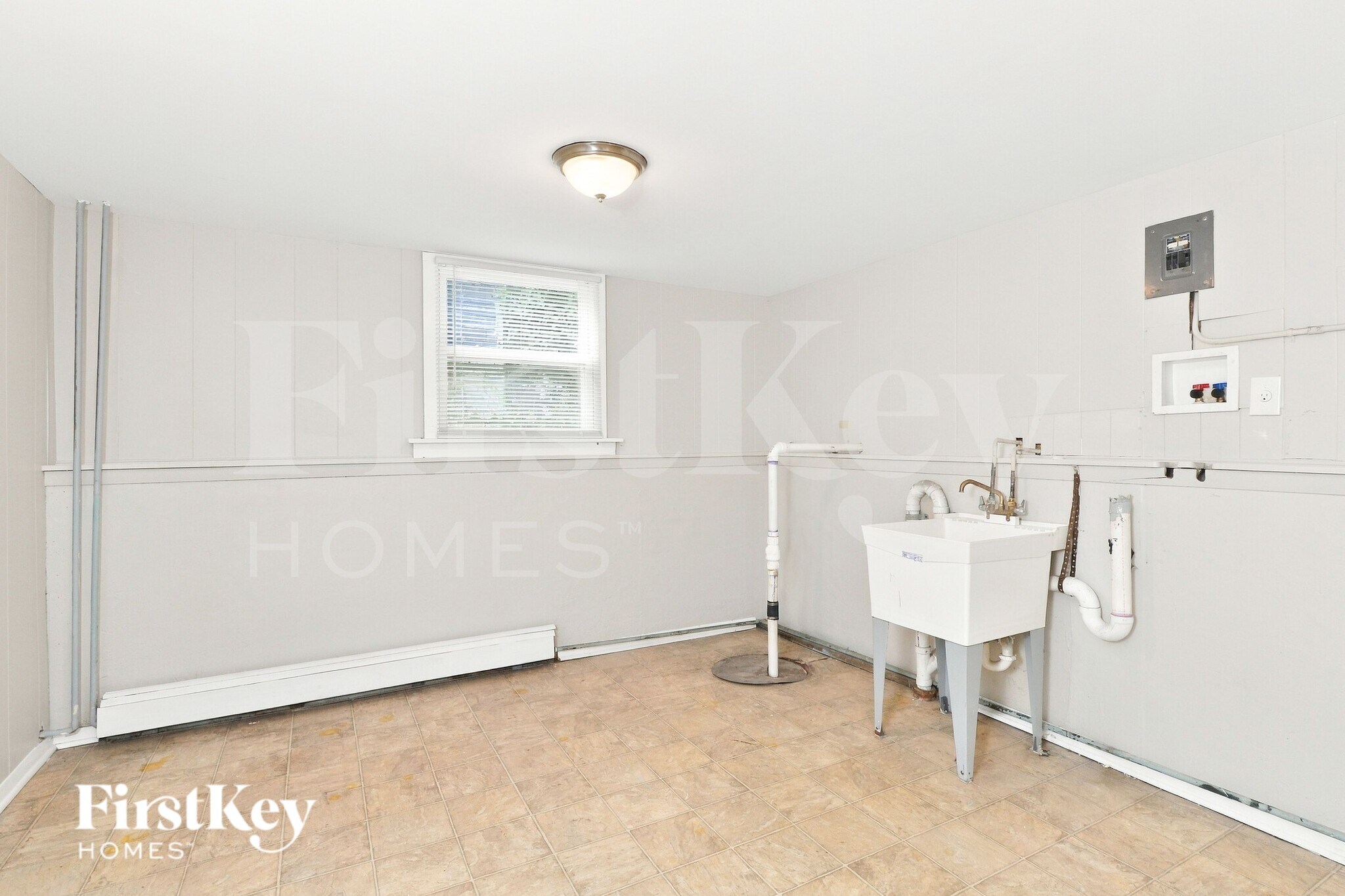 Building Photo - 401 Longview Dr