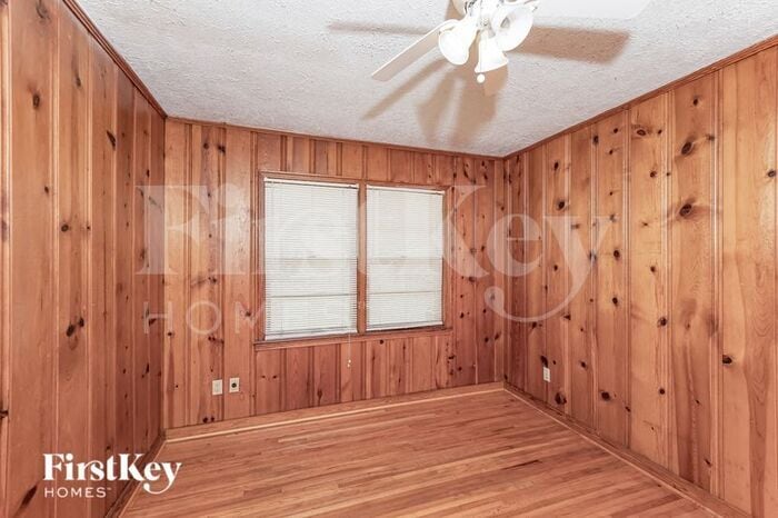 Building Photo - 308 Orange Cir
