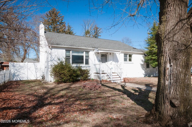 Building Photo - 295 Roosevelt Ave