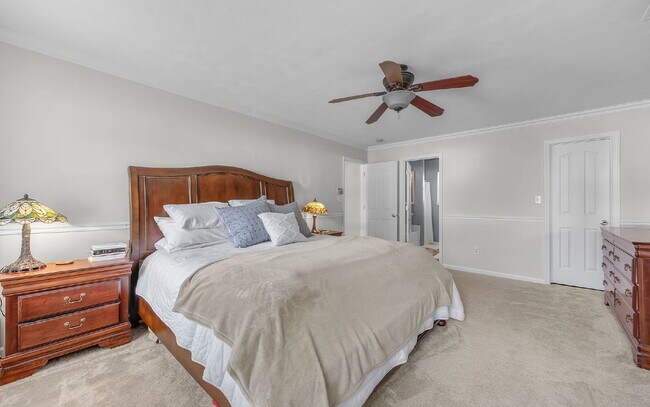 Building Photo - Waterfront Rental