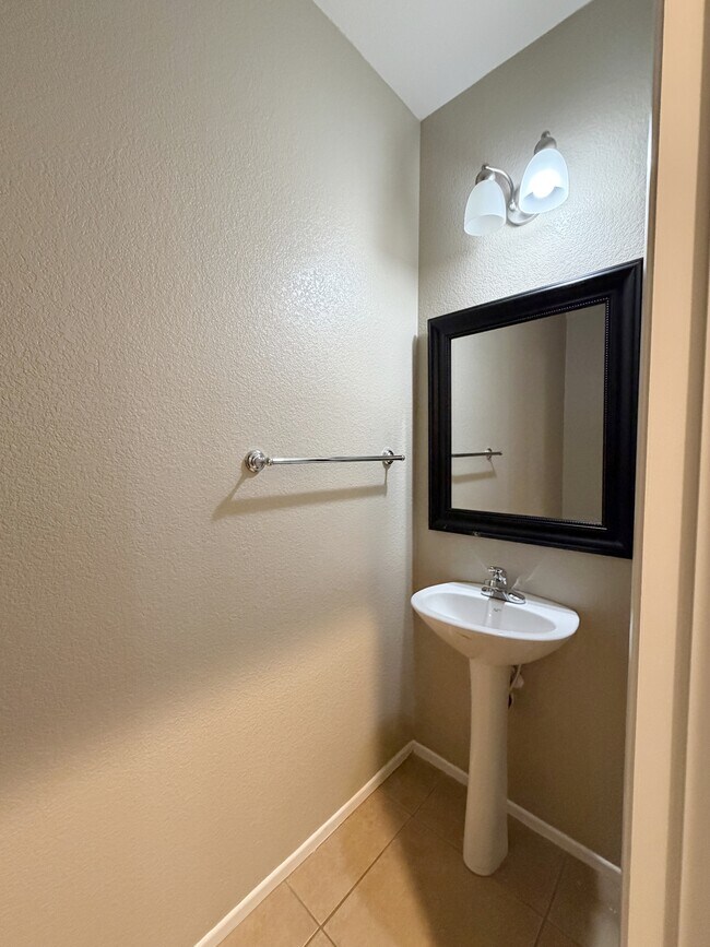 Building Photo - 7209 Huckaby Ave