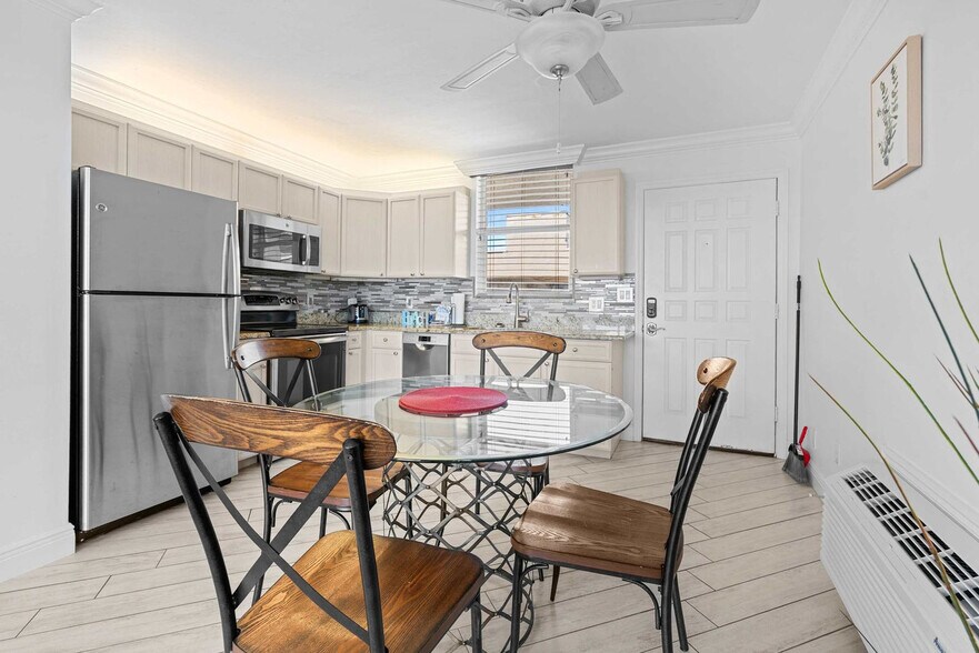 Building Photo - 5600 Bonita Beach Rd SW