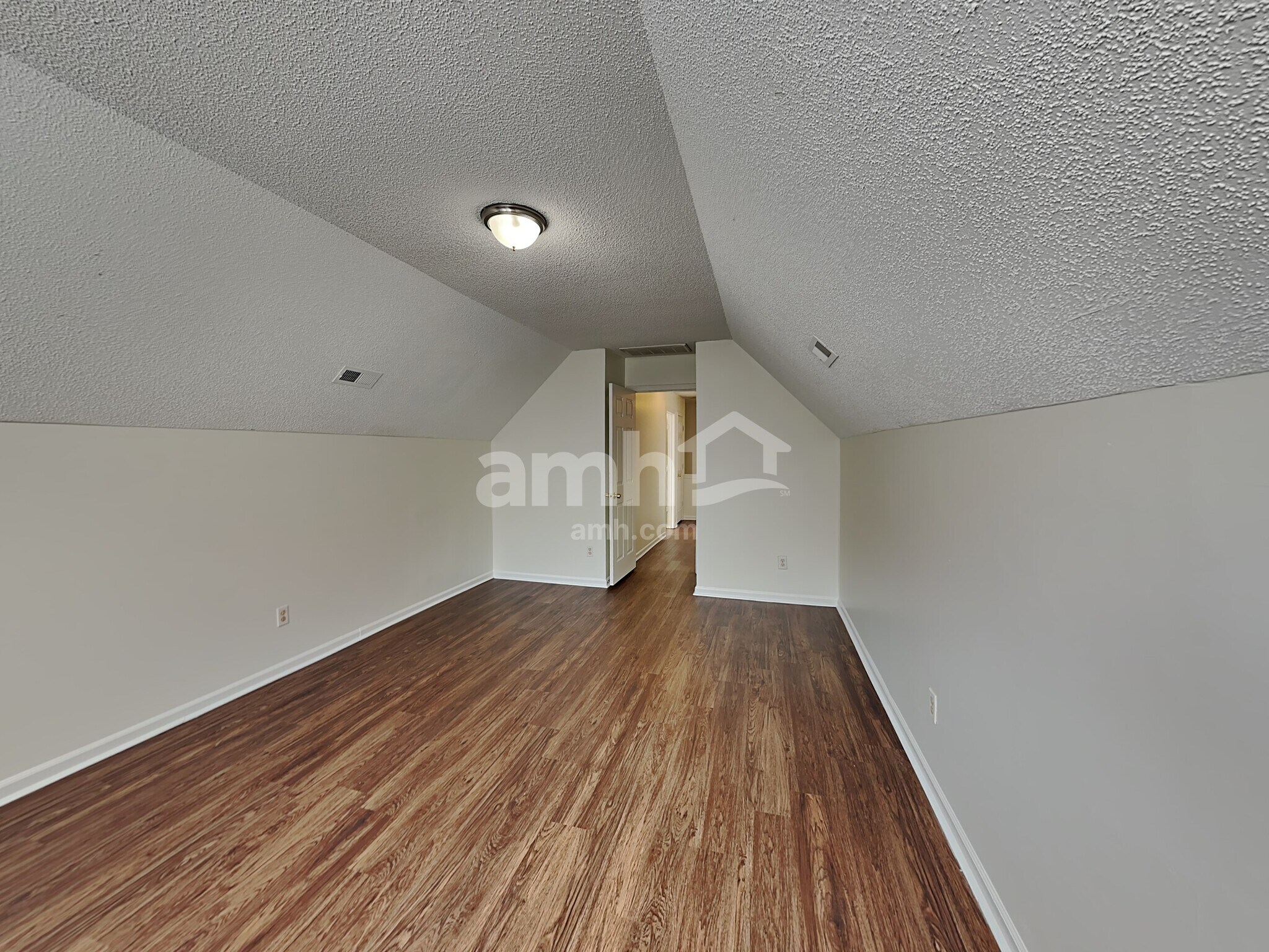 Building Photo - 949 Milkwood Ln