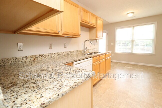 Building Photo - 305 Firefly Rd