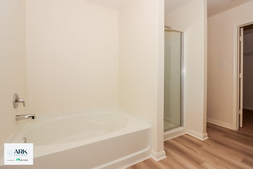 Building Photo - 26828 Steinbeck Dr