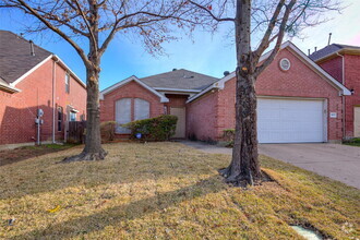 Building Photo - 7977 Glenway Dr