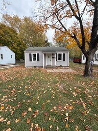 Building Photo - 3 bedroom/1 bathroom house