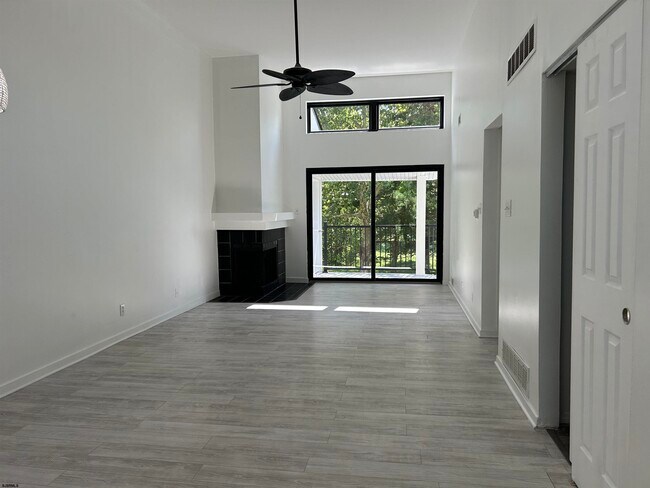 Building Photo - 20 Tilton Club