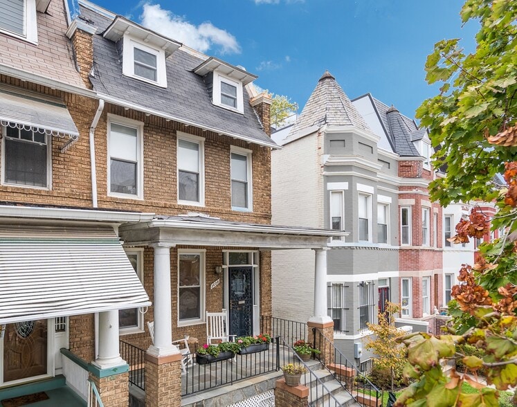 Building Photo - 3608 11th St NW