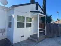 Building Photo - BEAUTIFUL UPDATED DUPLEX 2 BED & ONE BATH!