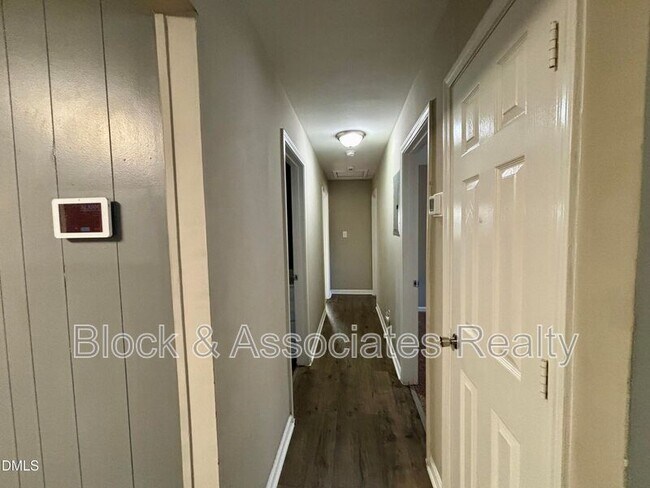 Building Photo - 1019 Greenwich St