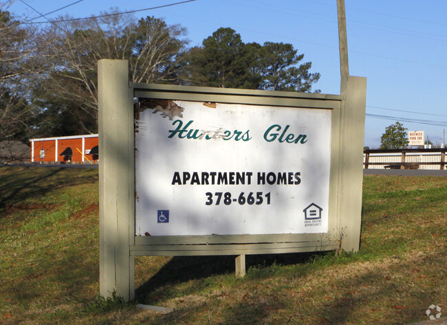 Building Photo - Hunters Glen