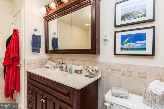 Building Photo - 916 S 25th St