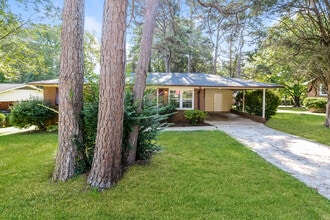 Building Photo - 12 Dearr Dr