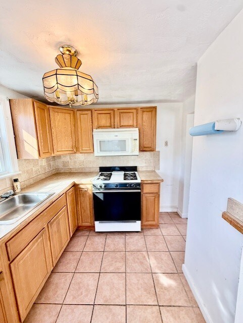 Building Photo - 14 Amity St