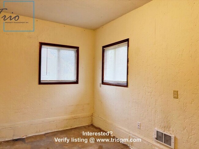 Building Photo - 1029 C St