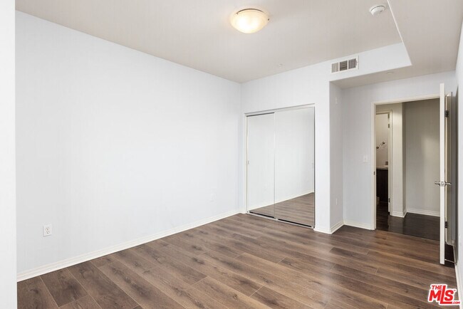 Building Photo - 1408 W Washington Blvd