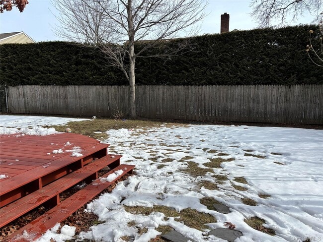 Building Photo - 570 Church Ave