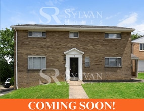 Building Photo - Gorgeous 5 BR in Pittsburgh!