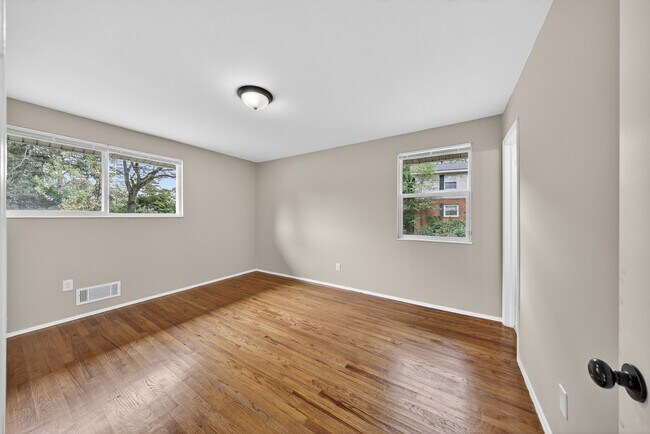 Building Photo - 2327 Mura Dr