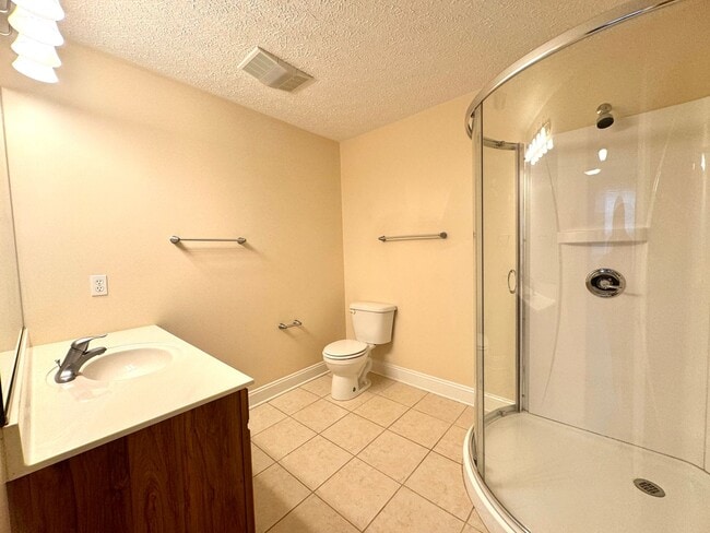 Building Photo - Huff Heritage Townhome  3 Bed, 2.5 Bath  A...