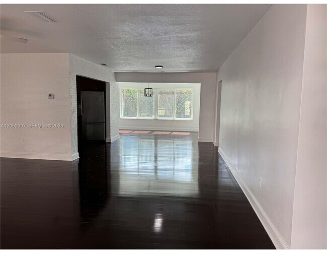 Building Photo - 5320 SW 89th Ave