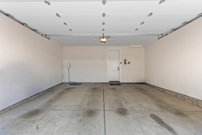 Building Photo - 3224 W 16th Ave