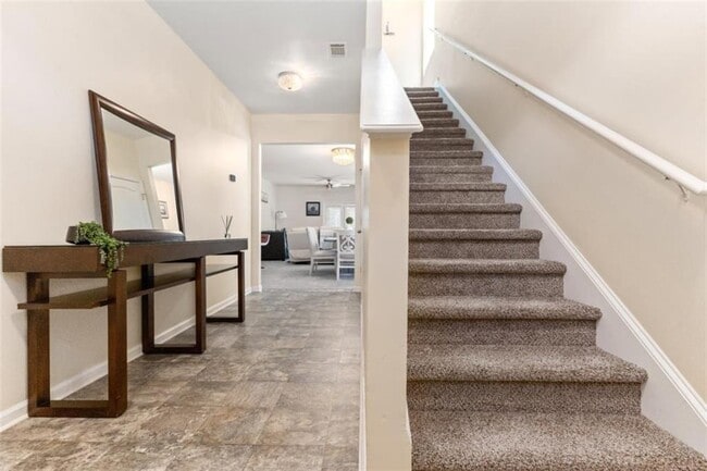 Building Photo - 2896 S Hills