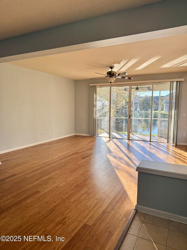 Building Photo - 4210 Highwood Dr