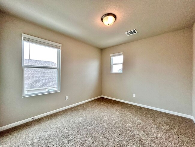 Building Photo - 202 Elm Br Trl