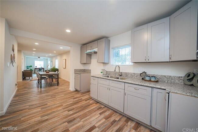 Building Photo - 7 br, 3 bath House - 803 East 89th Street ...