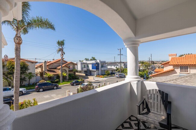 Building Photo - 2113 Harriman Ln