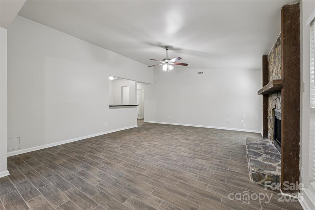 Building Photo - 7030 Huntsmaster Dr